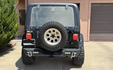 Jeep-Wrangler-yj-1992-black-3