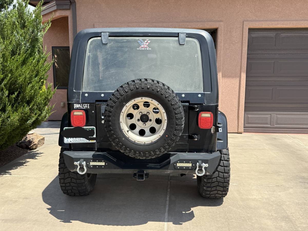 Jeep-Wrangler-yj-1992-black-3