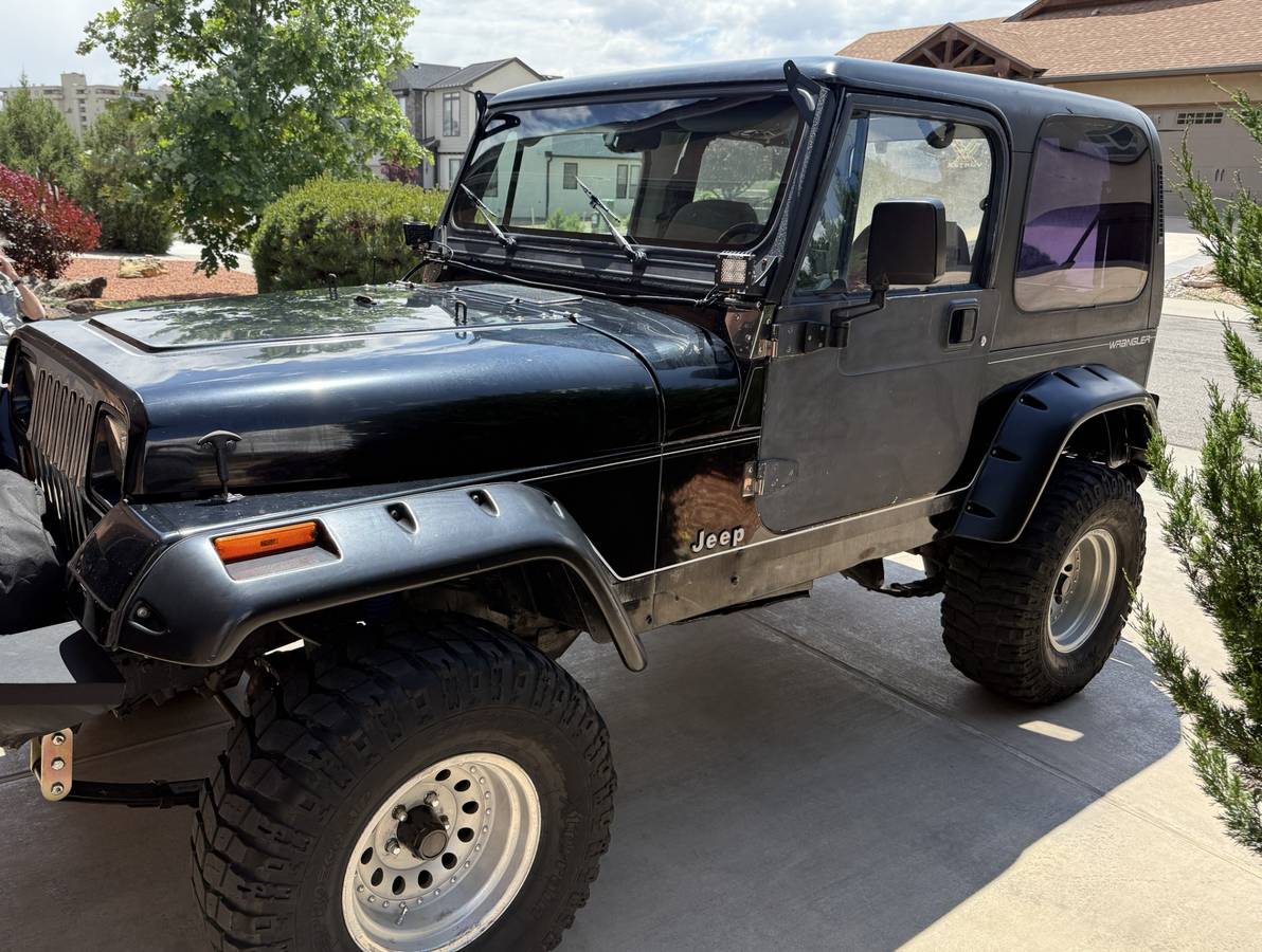 Jeep-Wrangler-yj-1992-black-6