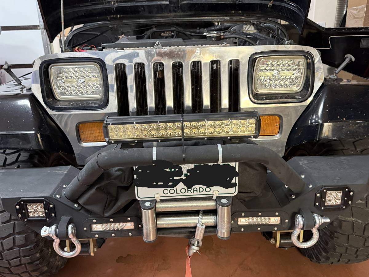 Jeep-Wrangler-yj-1992-black-7