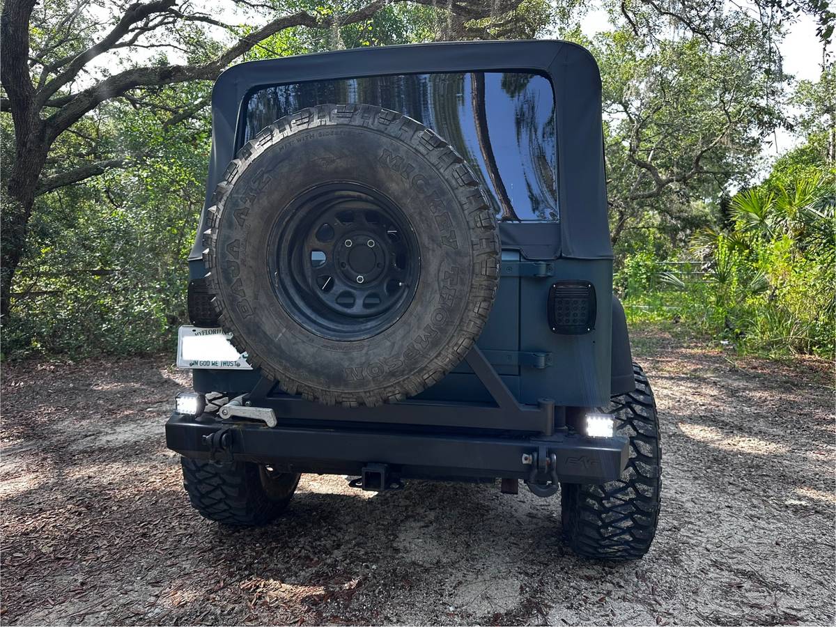 Jeep-Wrangler-yj-1994-green-7