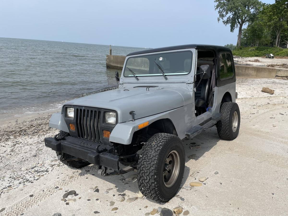 Jeep-Wrangler-yj-islander-1991-grey-1
