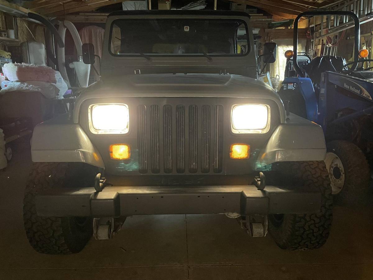 Jeep-Wrangler-yj-islander-1991-grey-10