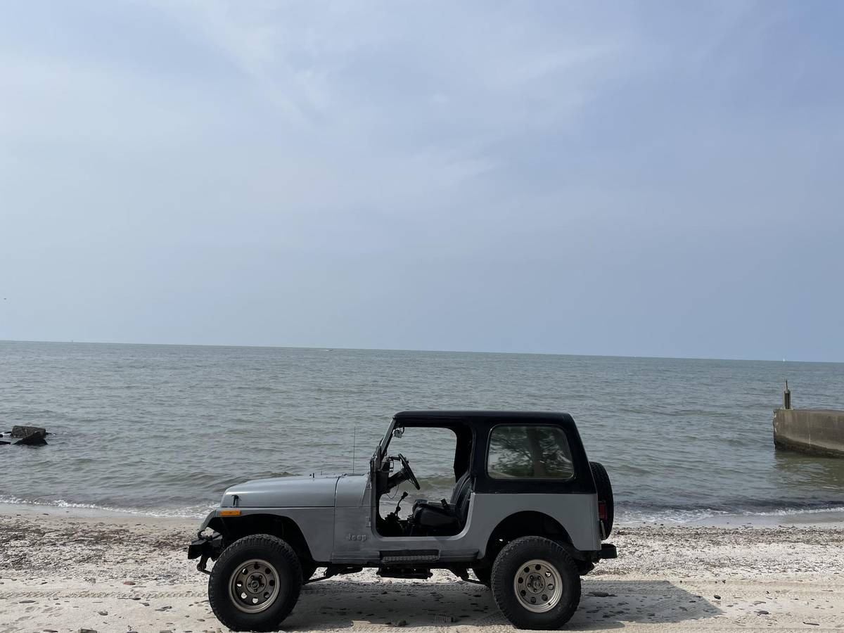 Jeep-Wrangler-yj-islander-1991-grey-2