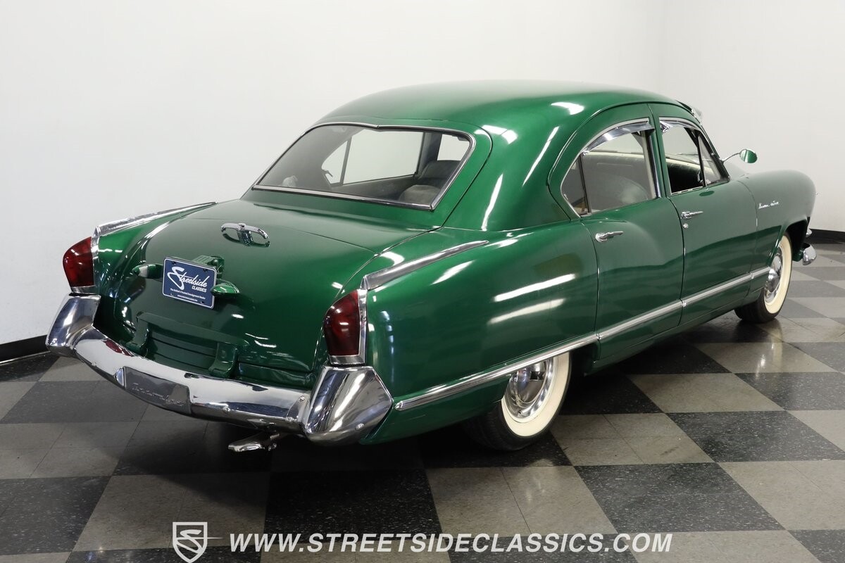 Kaiser-Deluxe-1953-Sedan-10