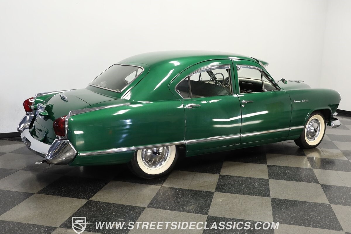 Kaiser-Deluxe-1953-Sedan-11