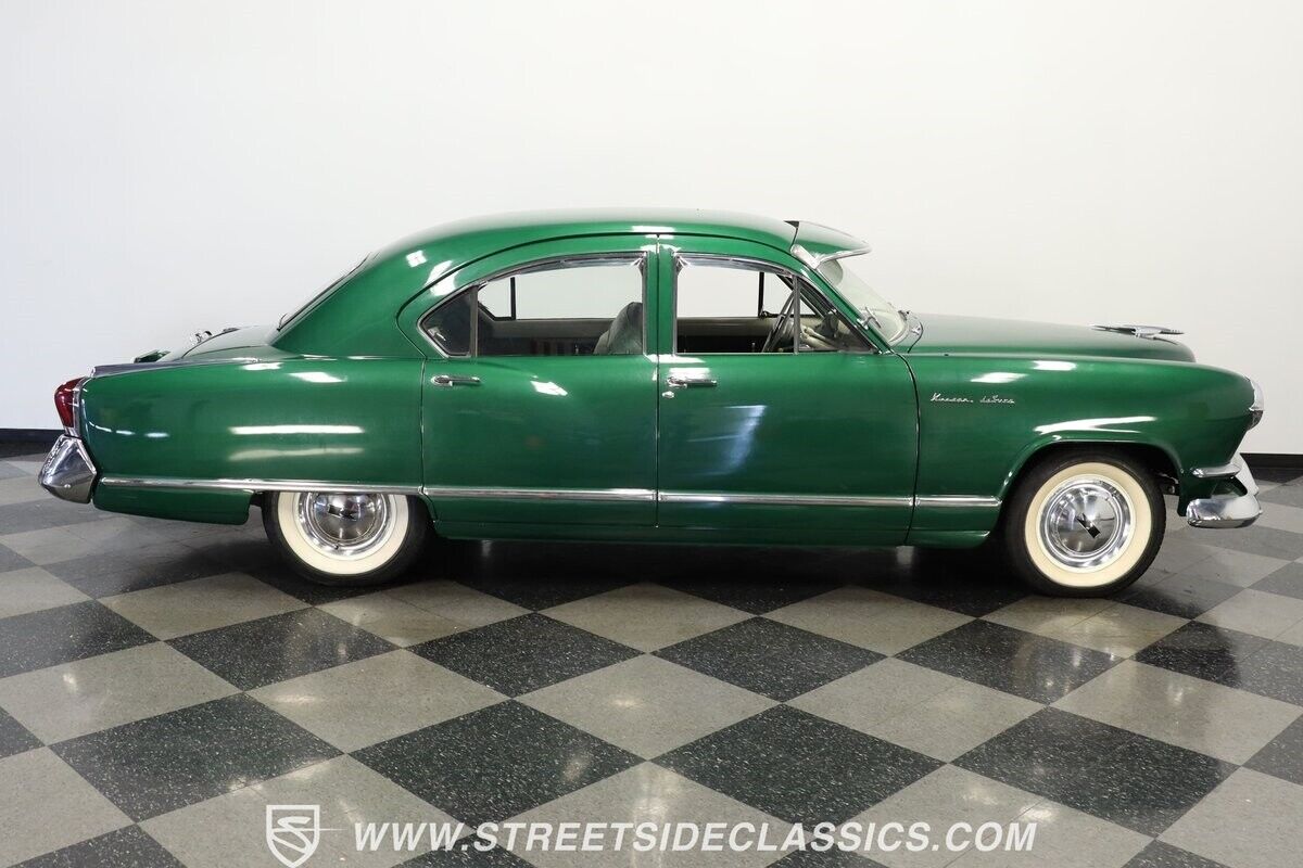 Kaiser-Deluxe-1953-Sedan-12
