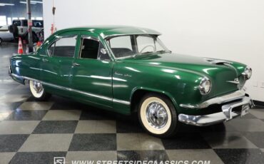 Kaiser-Deluxe-1953-Sedan-13