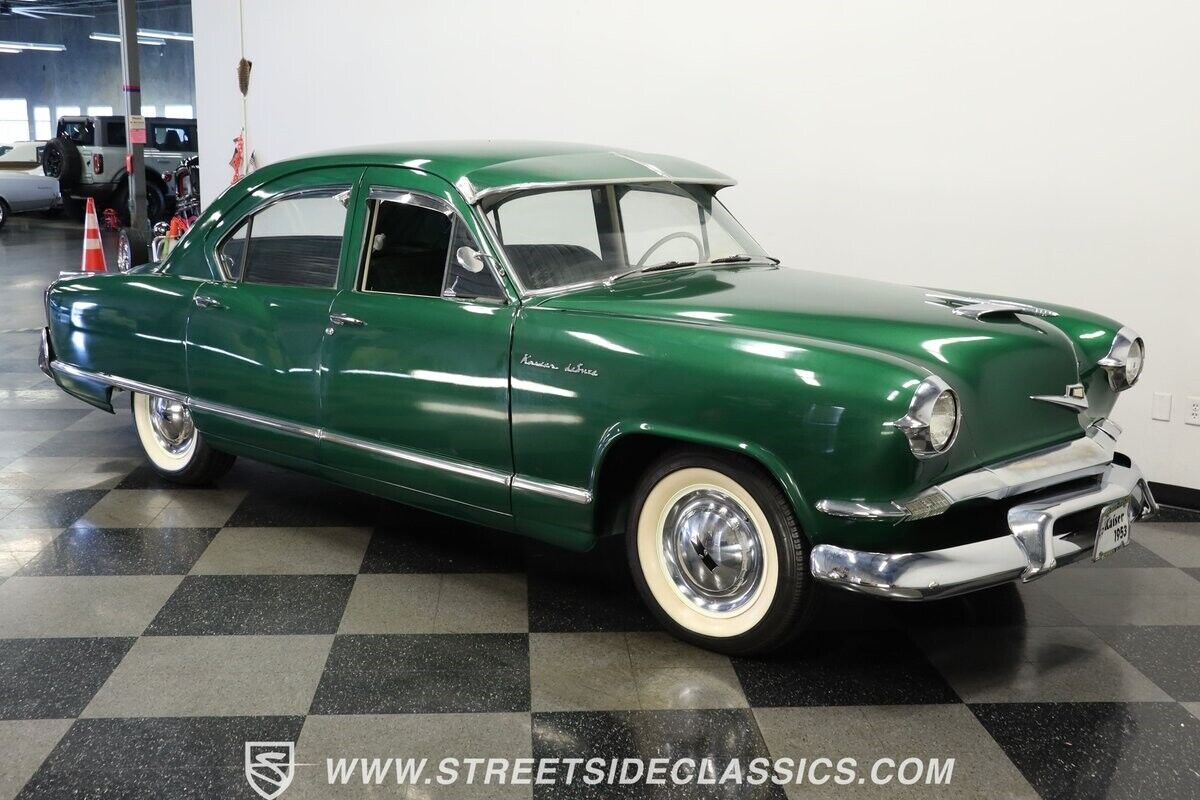Kaiser-Deluxe-1953-Sedan-13