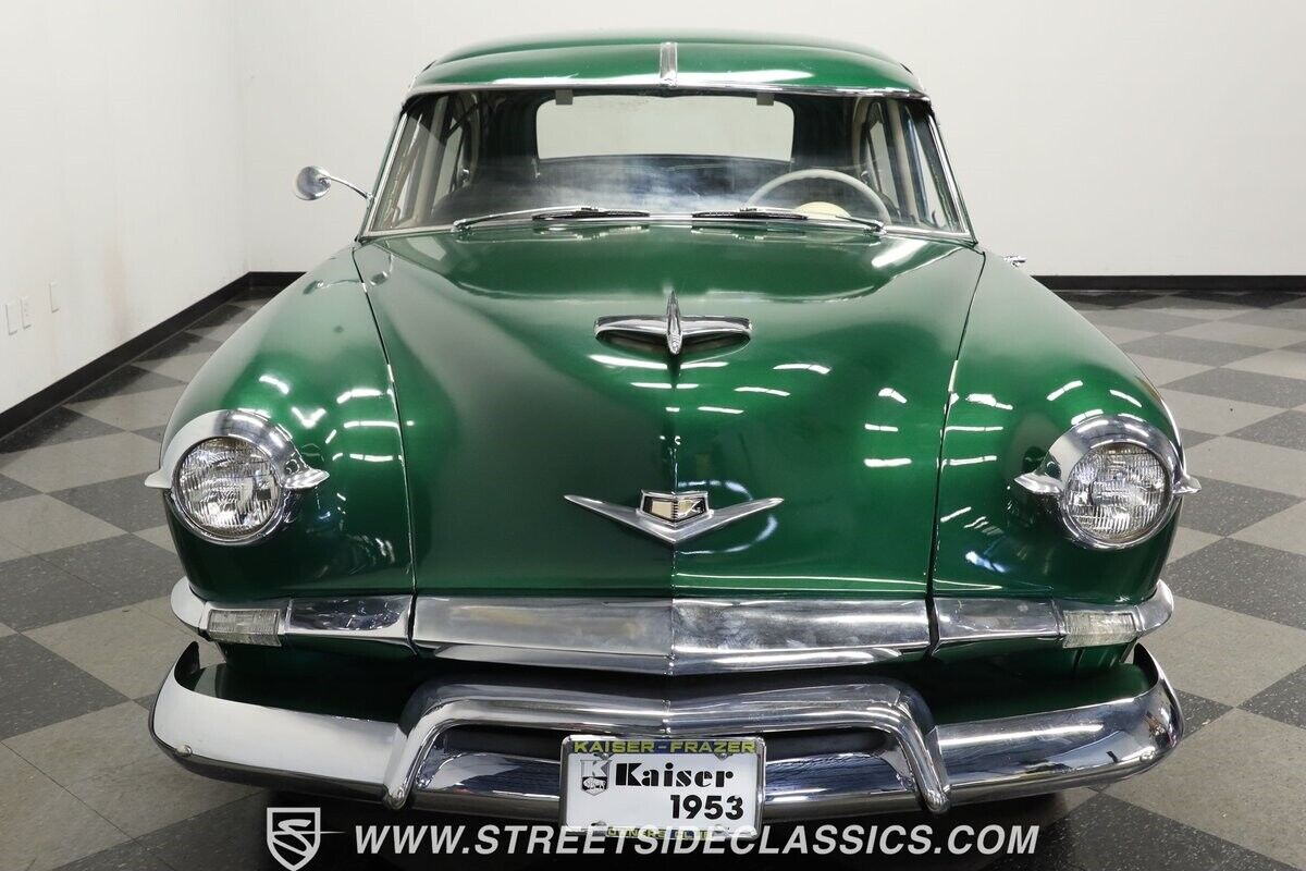Kaiser-Deluxe-1953-Sedan-15
