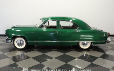 Kaiser-Deluxe-1953-Sedan-2