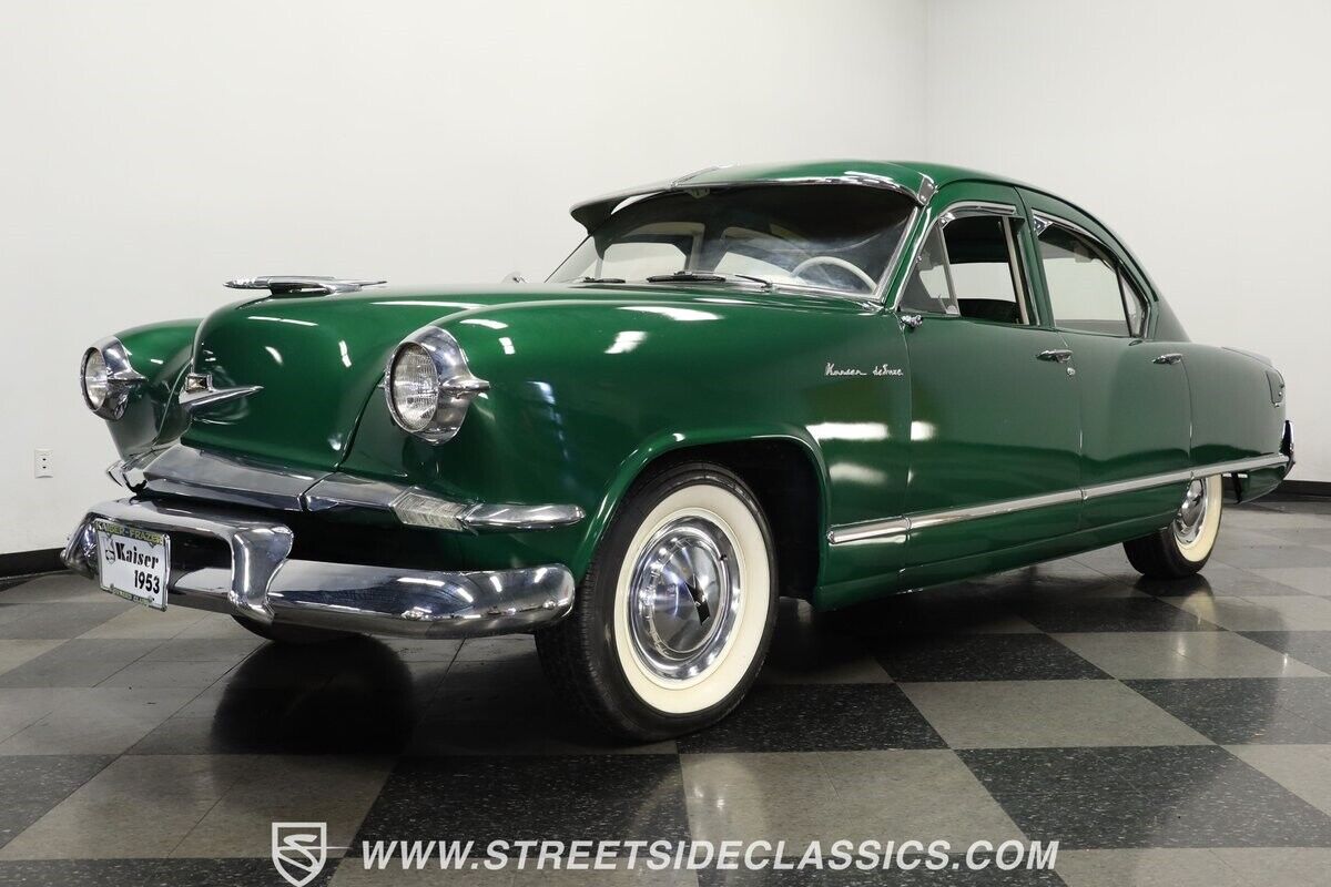 Kaiser-Deluxe-1953-Sedan-21