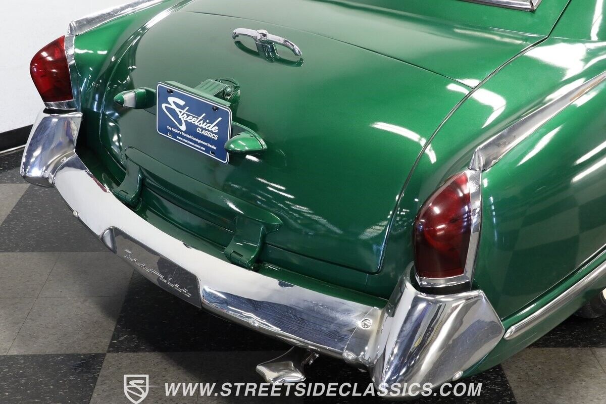 Kaiser-Deluxe-1953-Sedan-24