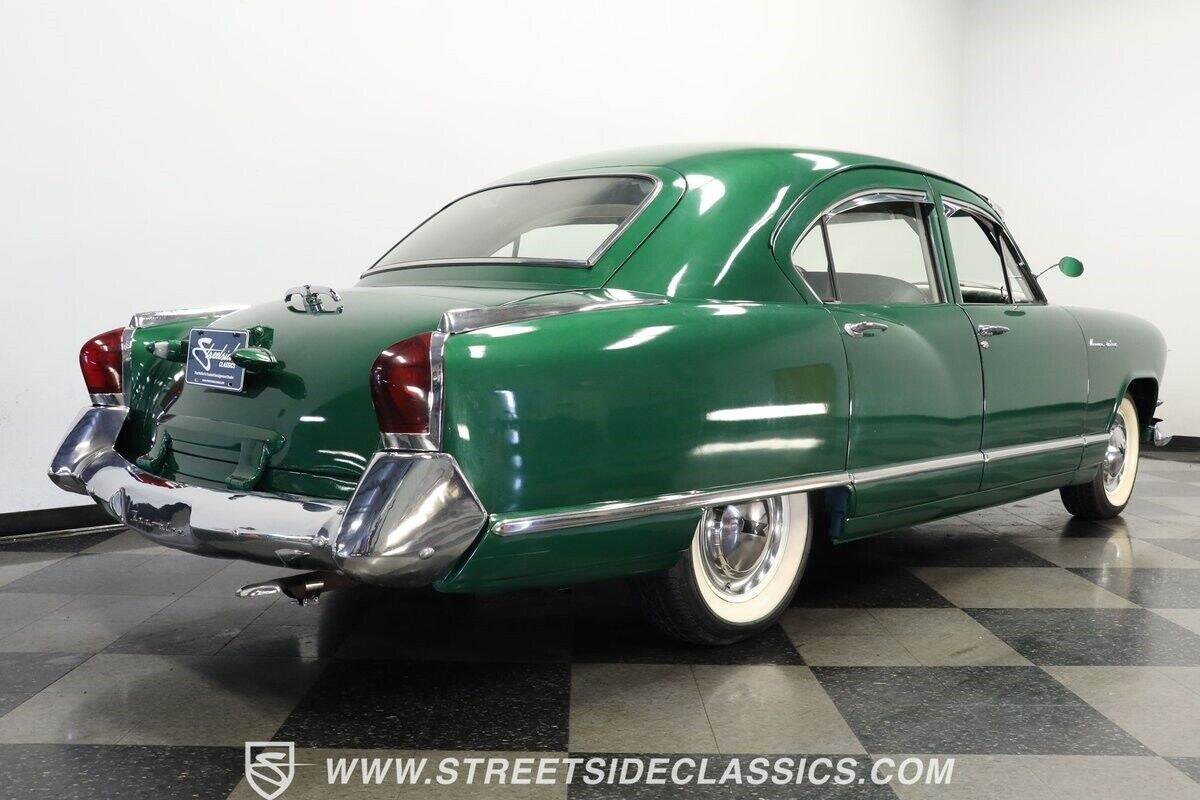 Kaiser-Deluxe-1953-Sedan-26