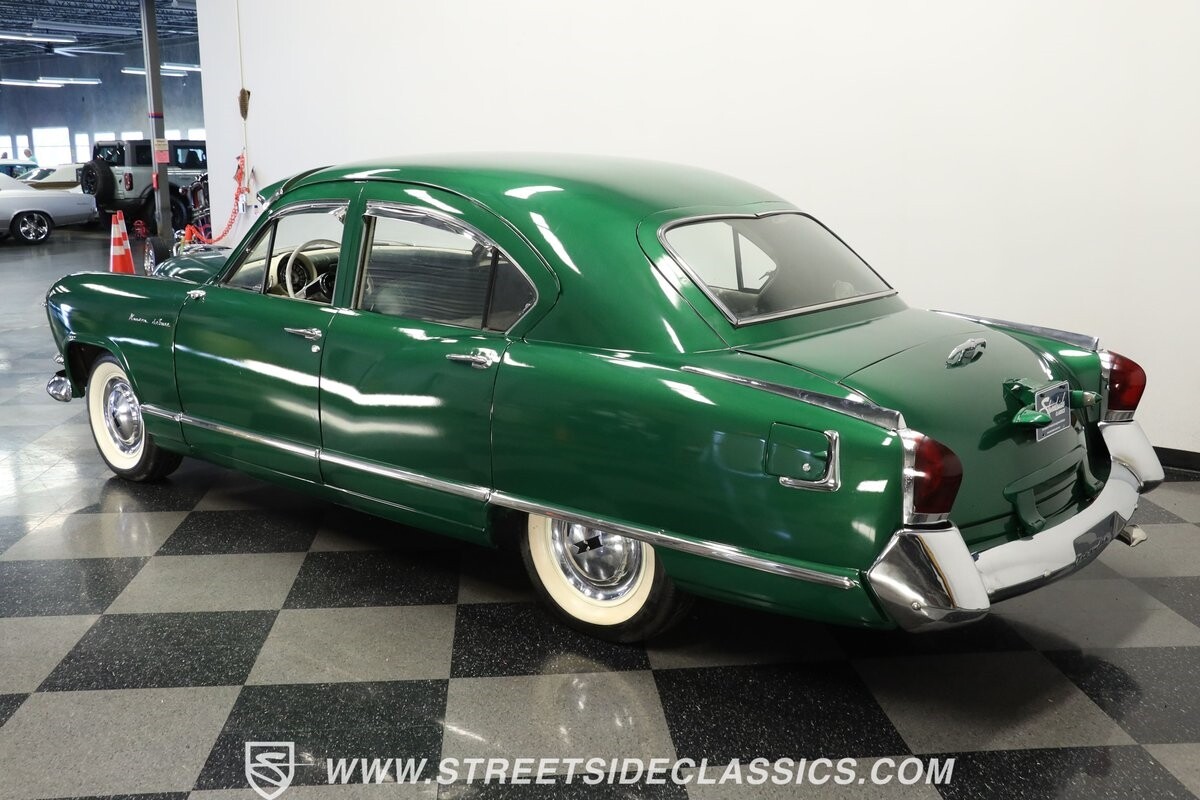 Kaiser-Deluxe-1953-Sedan-6