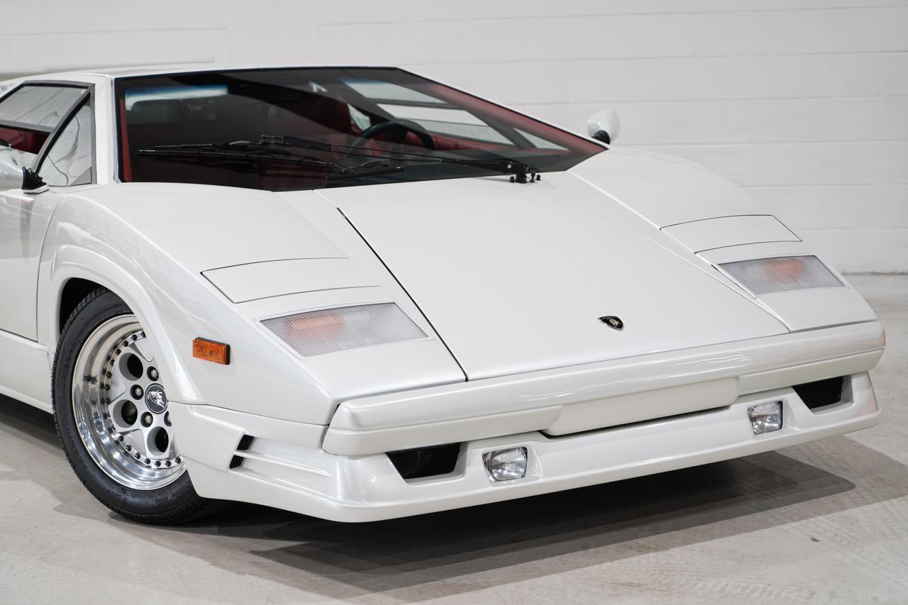 Lamborghini-Countach-1989-35