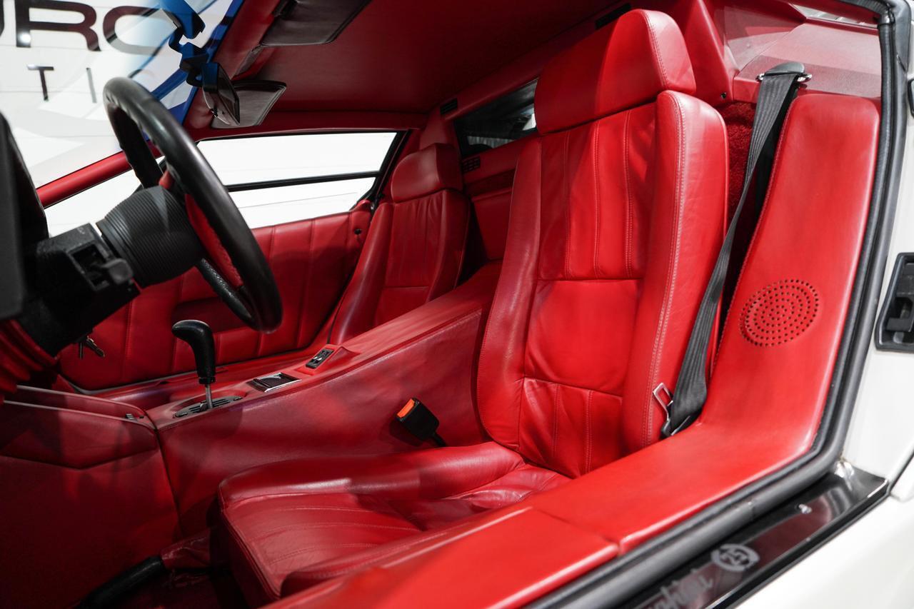 Lamborghini-Countach-1989-8