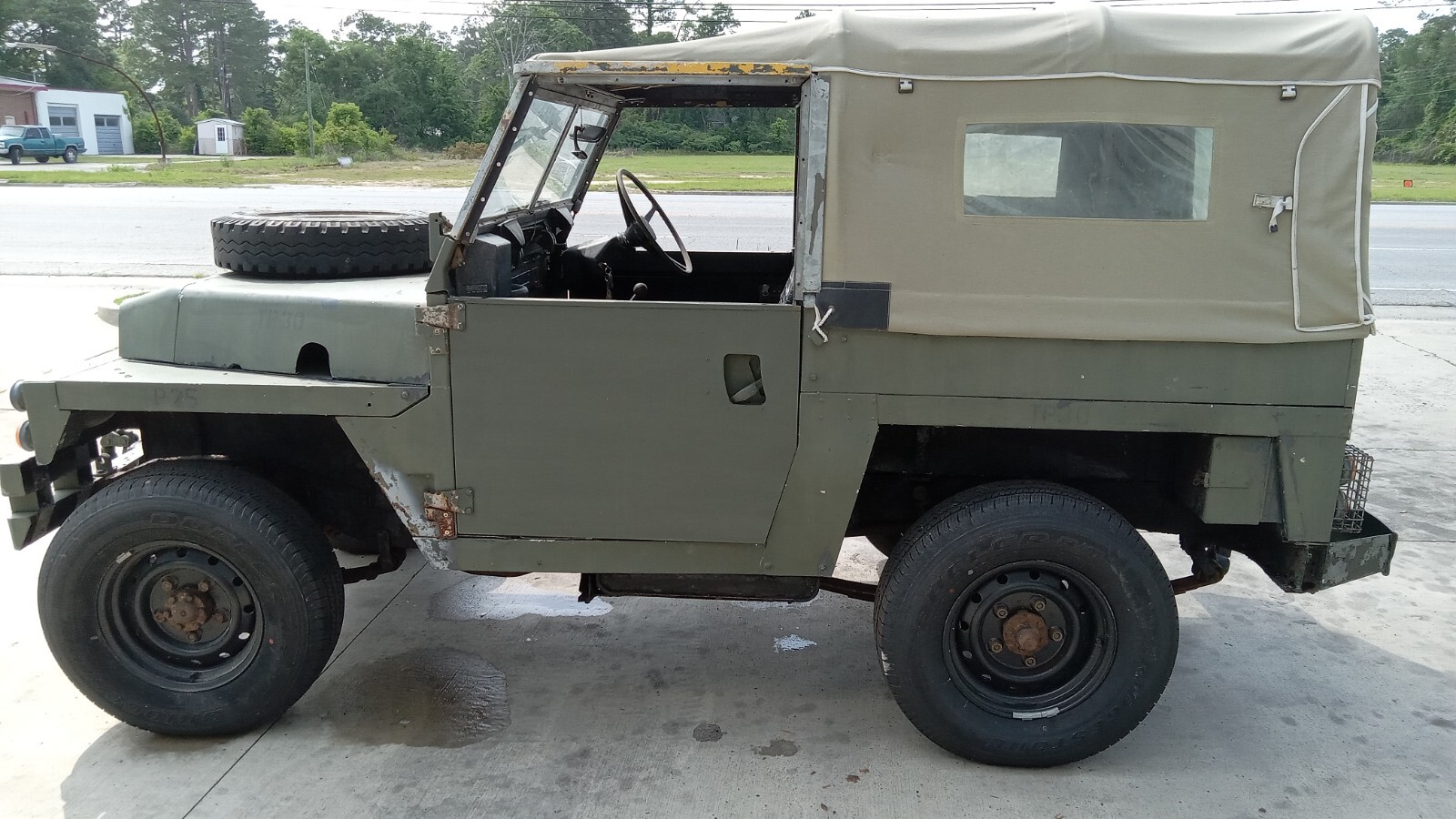 Land-Rover-12-Ton-Pickup-1974-Convertible-11