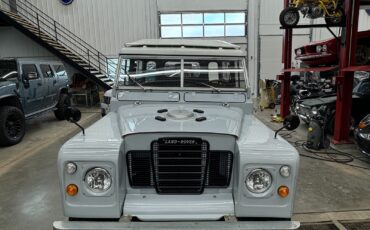 Land-Rover-Defender-1976-SUV-2
