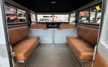 Land-Rover-Defender-1976-SUV-6