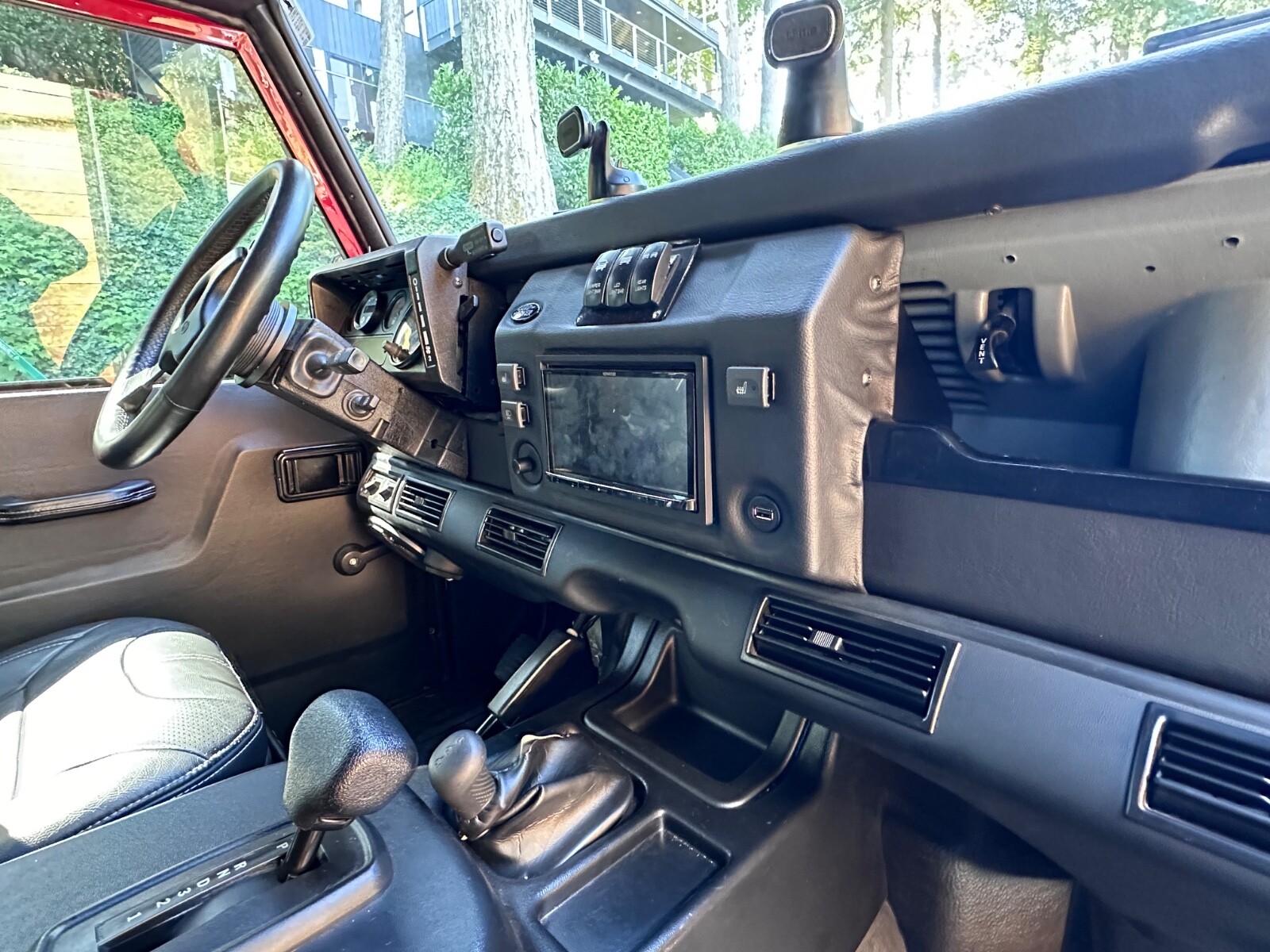 Land-Rover-Defender-1985-SUV-24