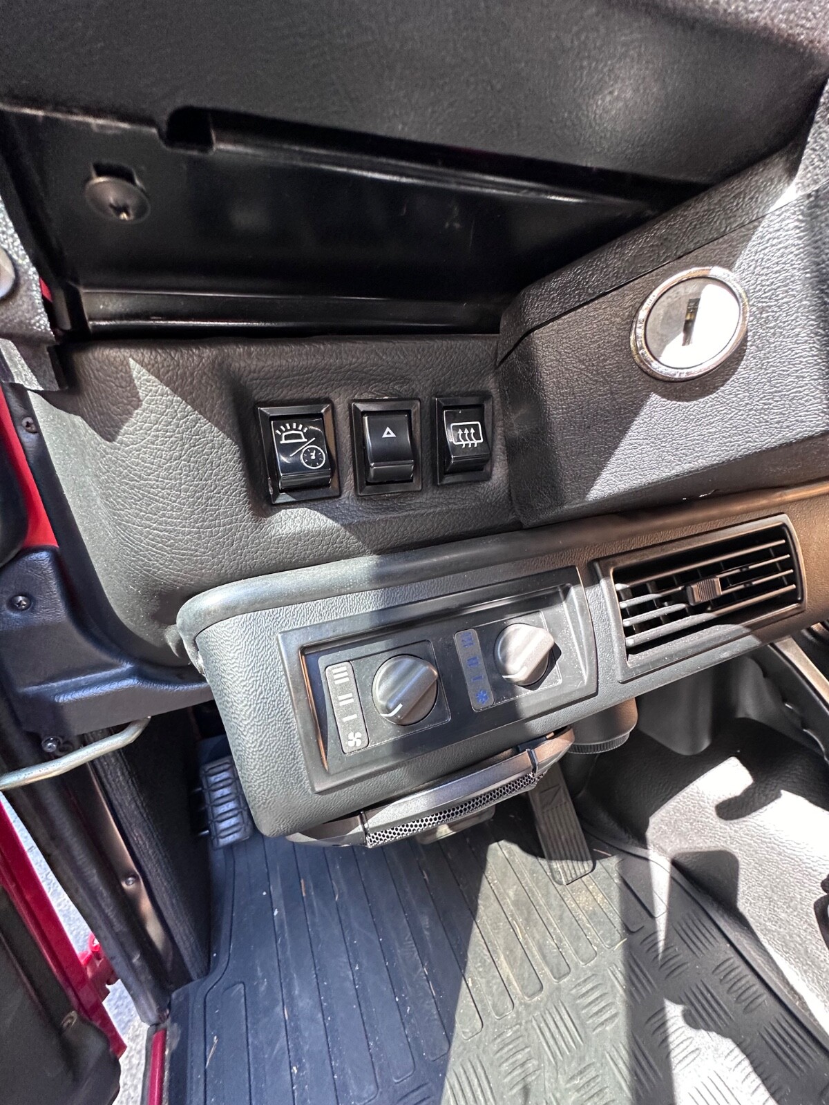 Land-Rover-Defender-1985-SUV-26