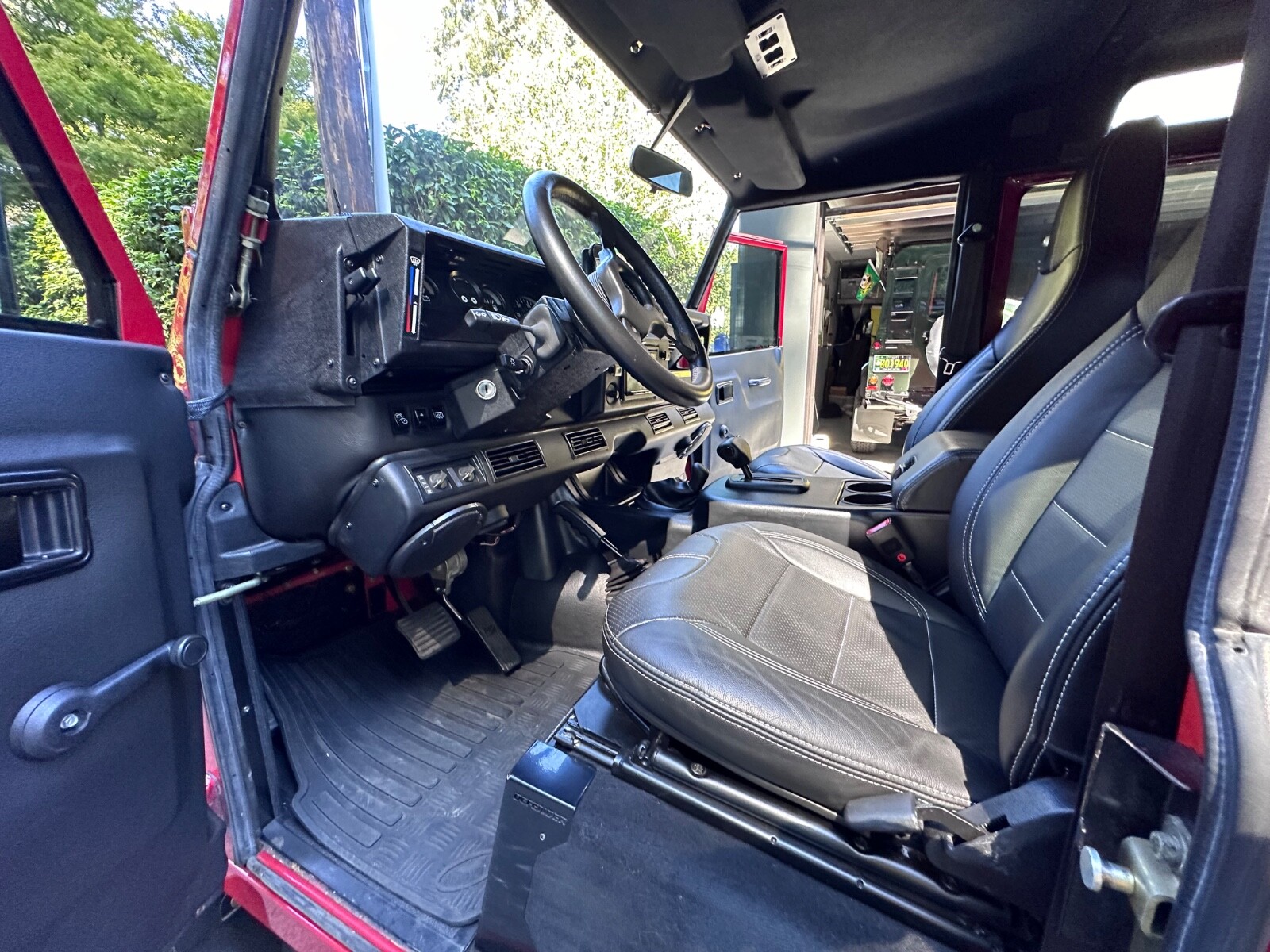 Land-Rover-Defender-1985-SUV-31
