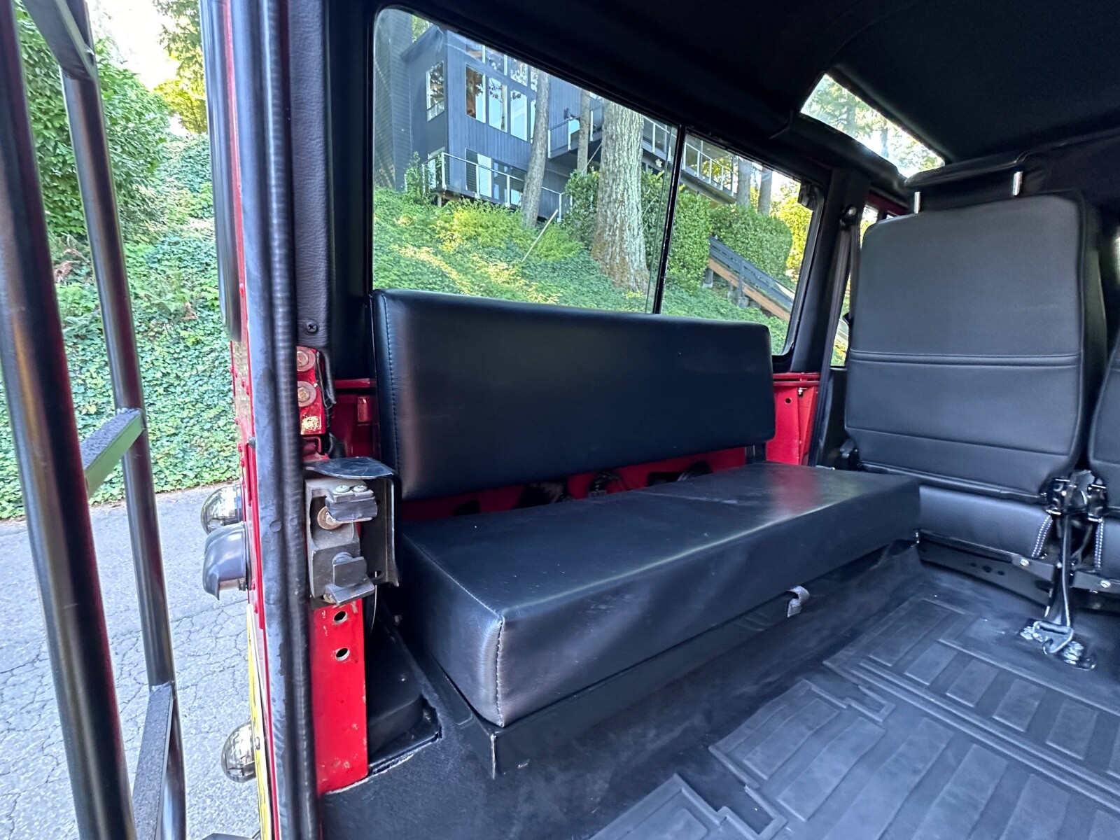 Land-Rover-Defender-1985-SUV-34