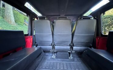 Land-Rover-Defender-1985-SUV-35