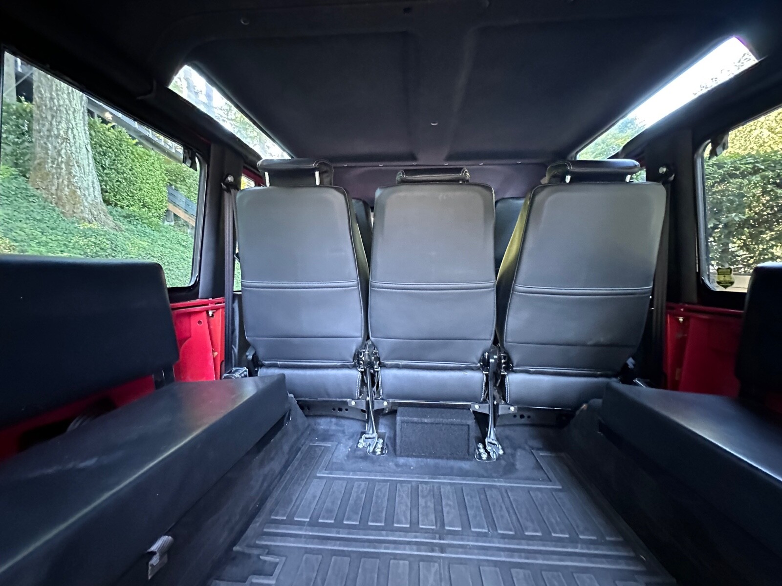 Land-Rover-Defender-1985-SUV-35