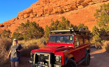 Land-Rover-Defender-1985-SUV-4
