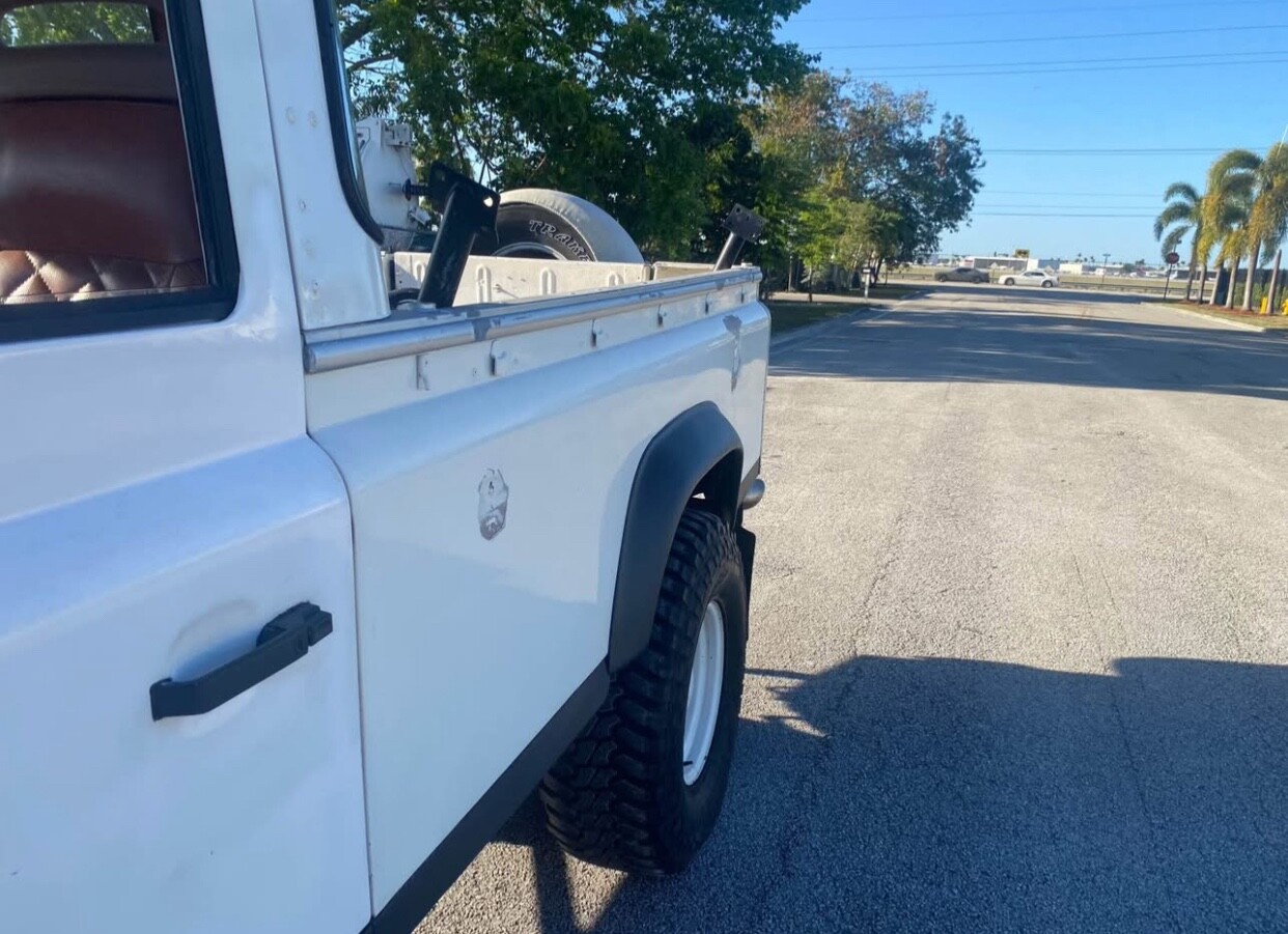 Land-Rover-Defender-1986-SUV-11