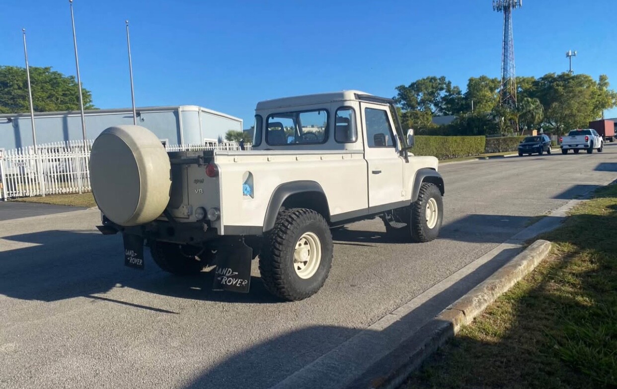 Land-Rover-Defender-1986-SUV-4
