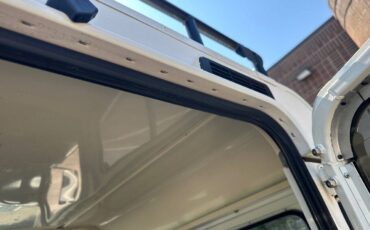 Land-Rover-Defender-1987-SUV-36