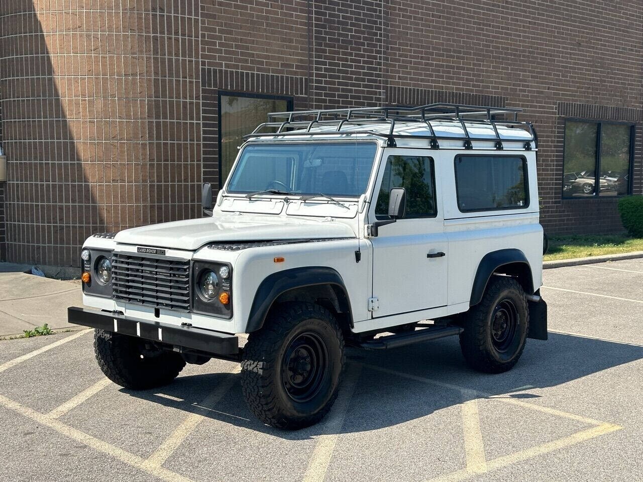 Land-Rover-Defender-1987-SUV-4