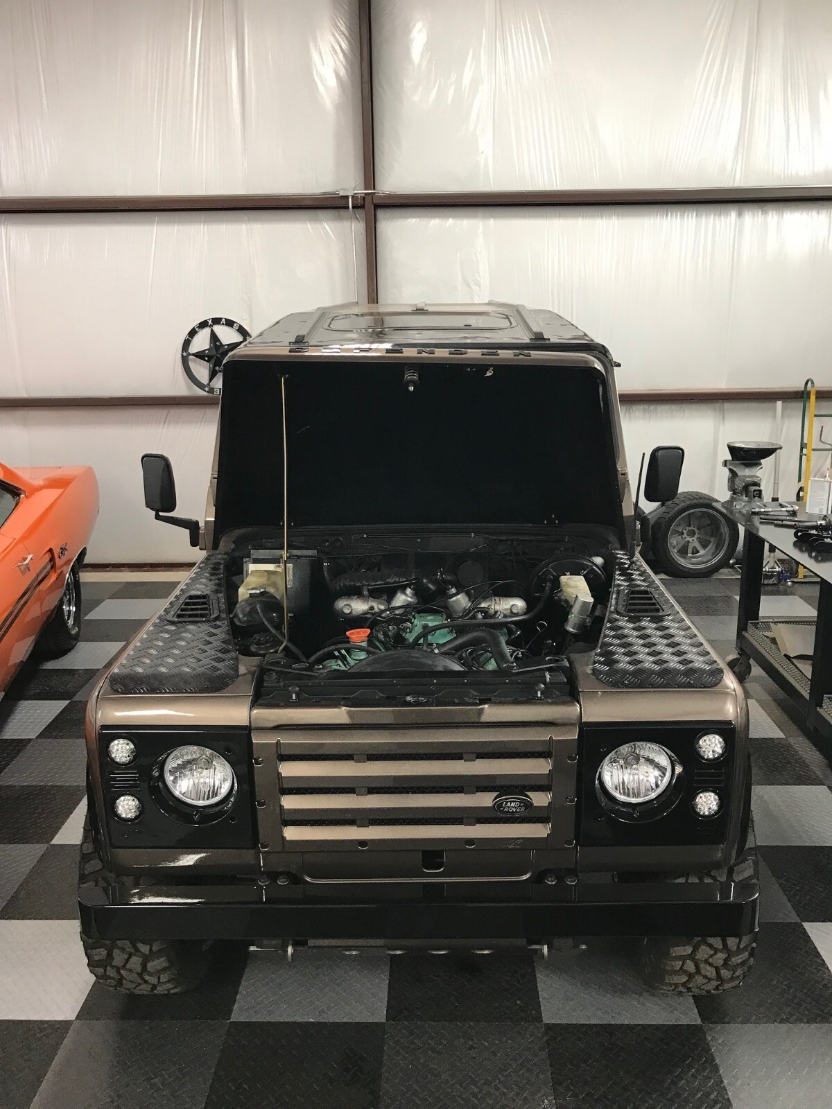 Land-Rover-Defender-1988-SUV-2