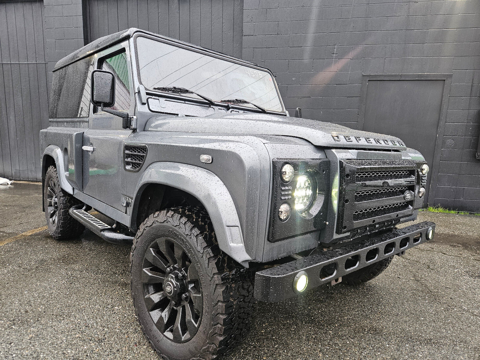 Land-Rover-Defender-1989-11
