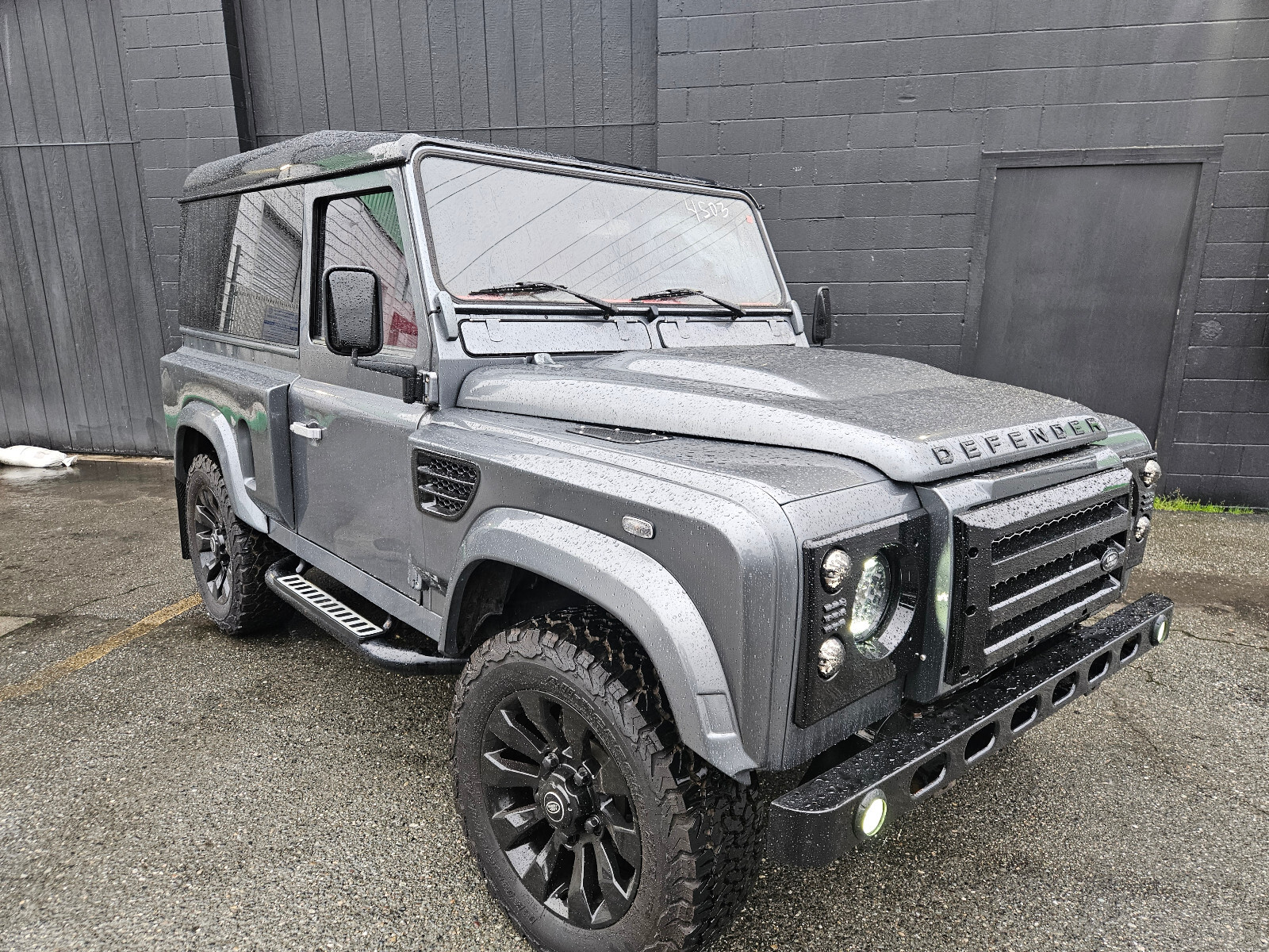 Land-Rover-Defender-1989-13