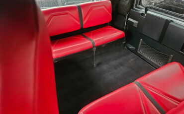 Land-Rover-Defender-1989-17