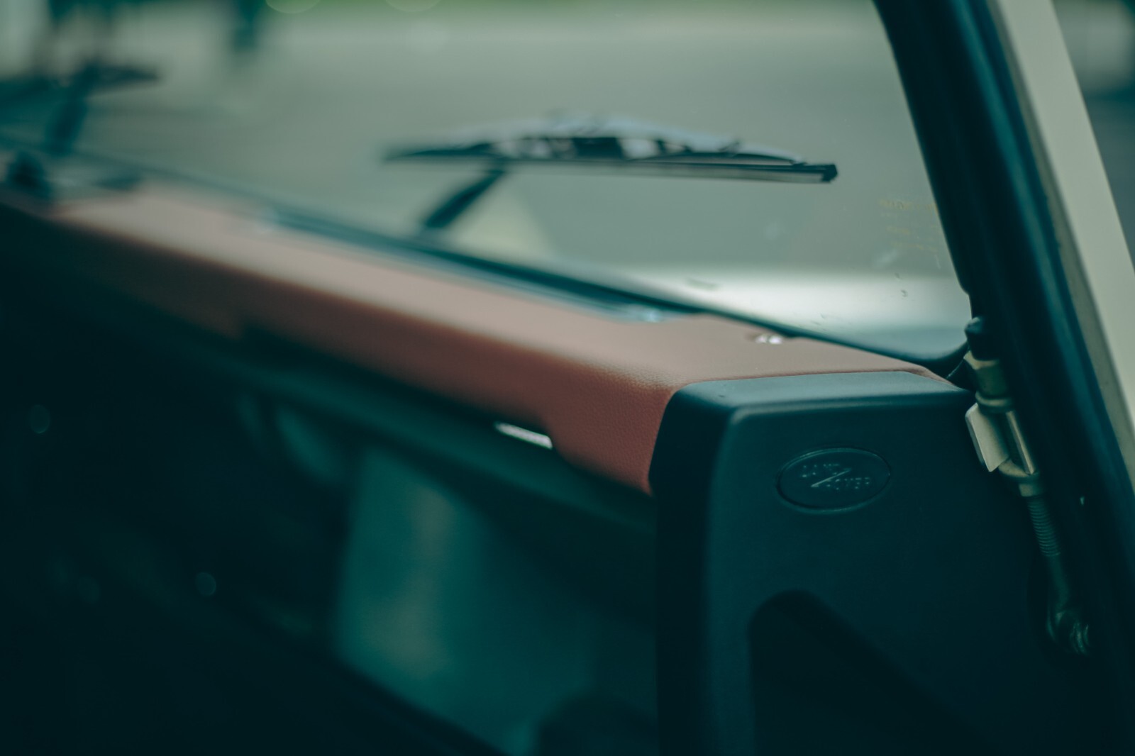 Land-Rover-Defender-1991-SUV-13