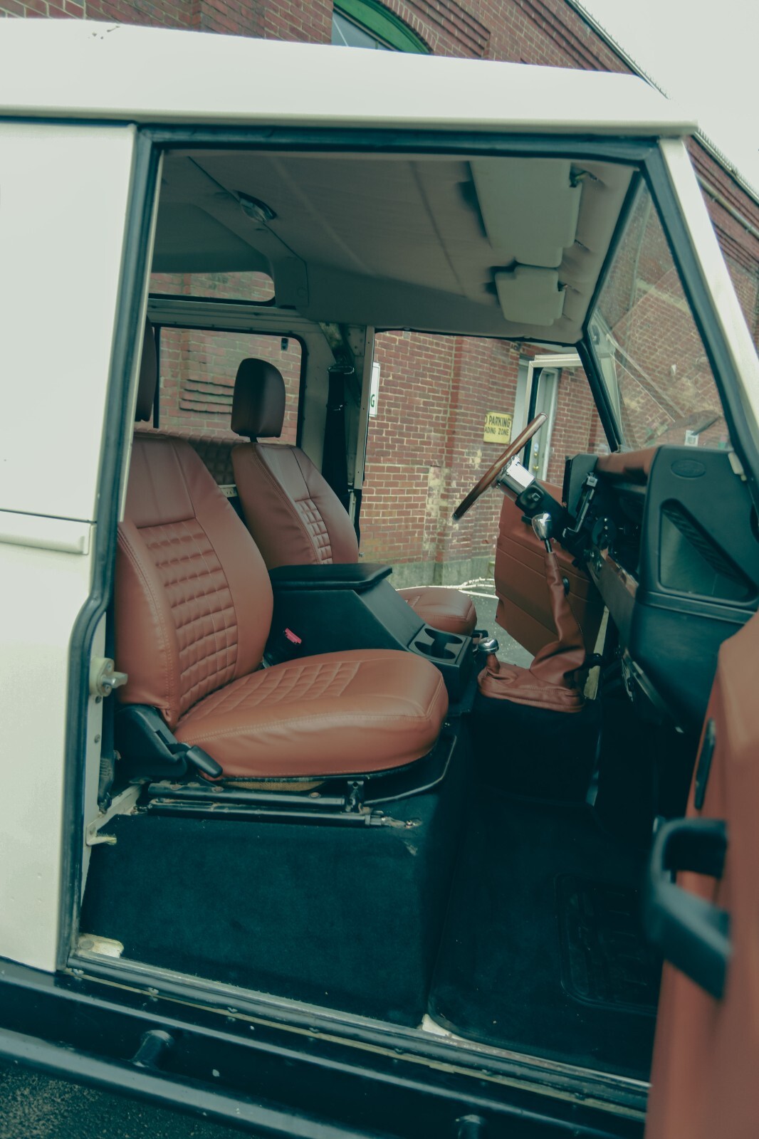 Land-Rover-Defender-1991-SUV-15