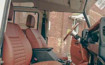 Land-Rover-Defender-1991-SUV-16
