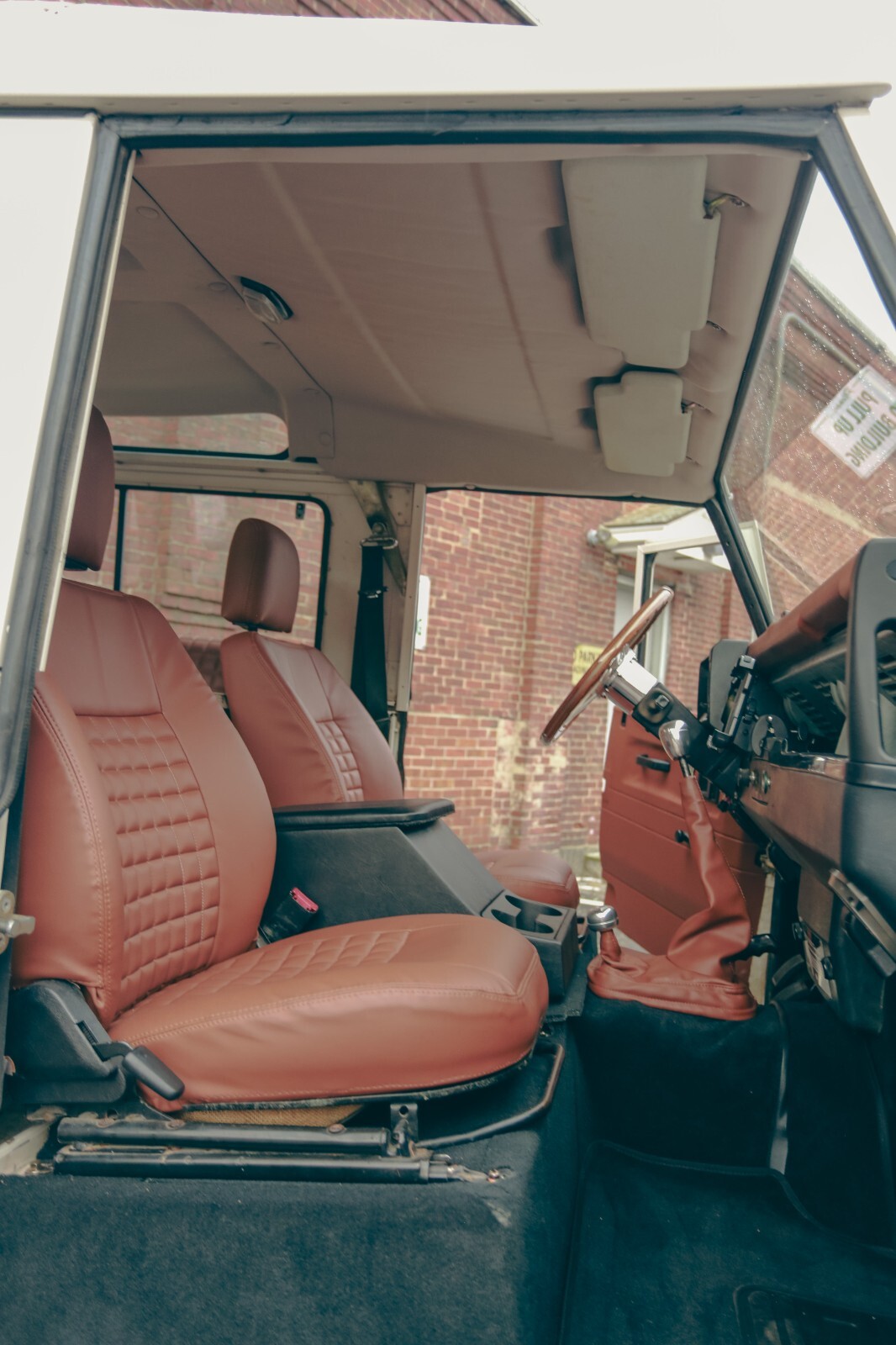 Land-Rover-Defender-1991-SUV-16