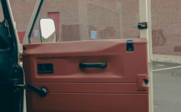 Land-Rover-Defender-1991-SUV-17