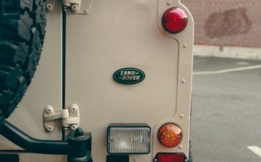 Land-Rover-Defender-1991-SUV-19