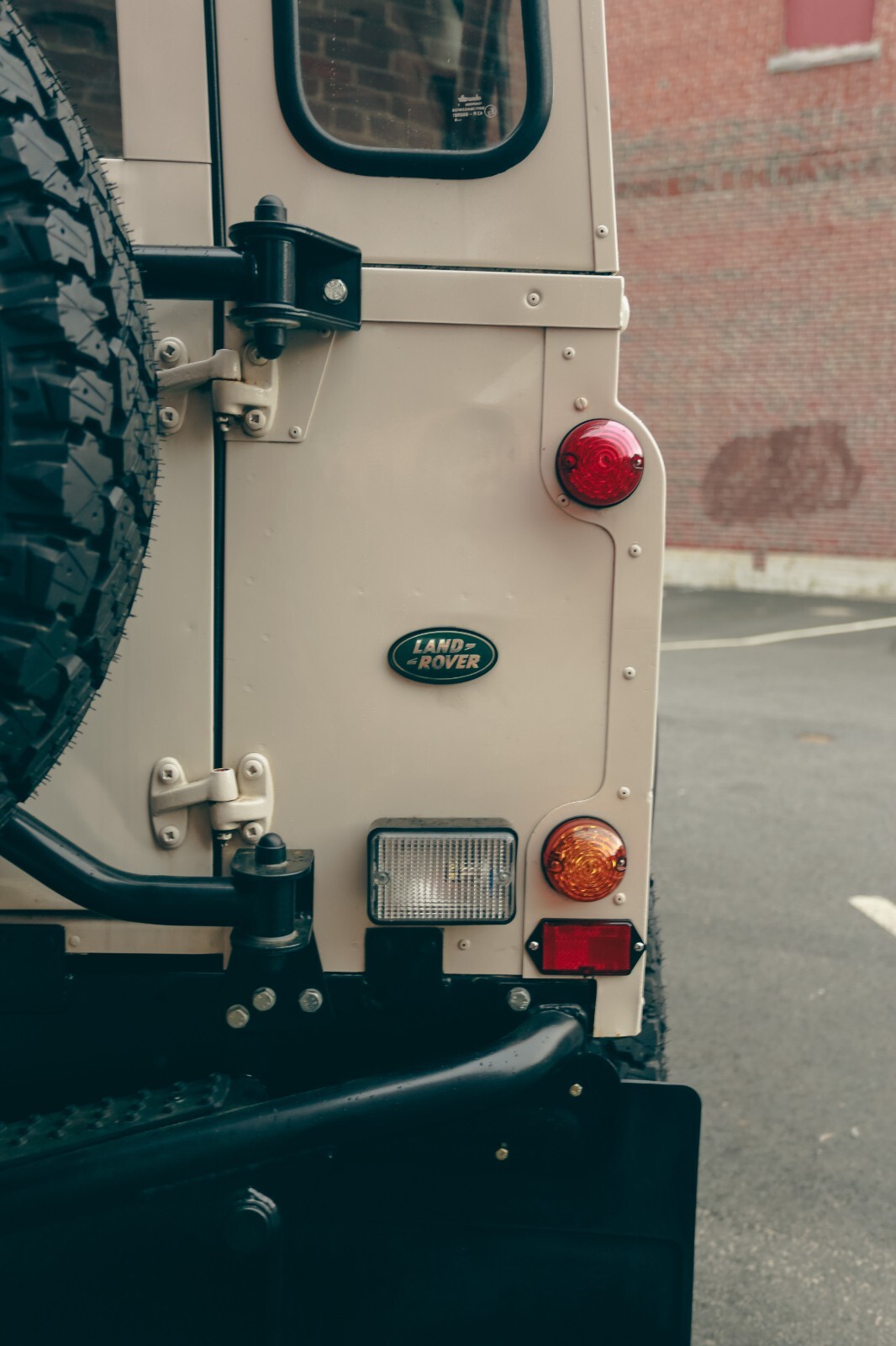 Land-Rover-Defender-1991-SUV-19