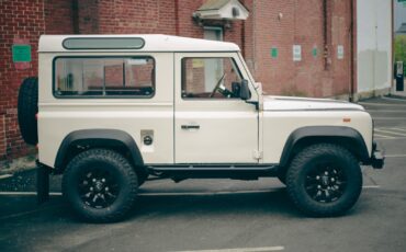 Land-Rover-Defender-1991-SUV-2