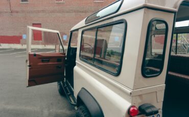 Land-Rover-Defender-1991-SUV-25