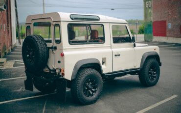 Land-Rover-Defender-1991-SUV-3