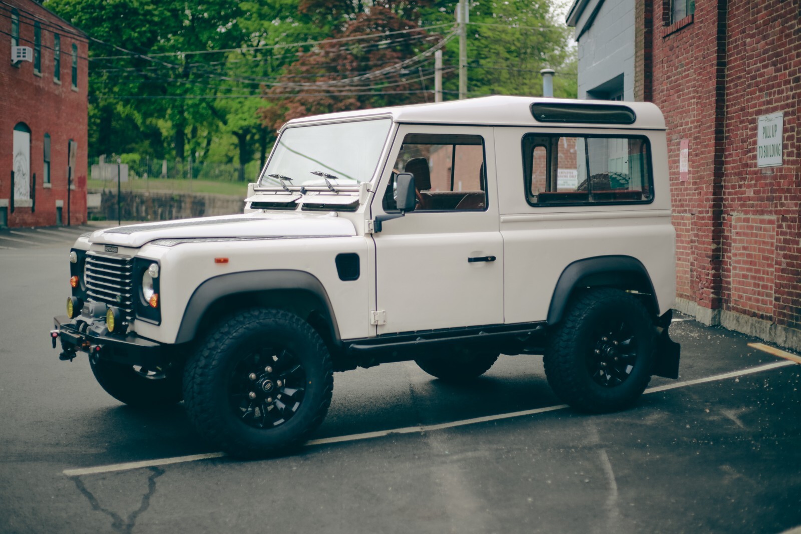 Land-Rover-Defender-1991-SUV-5